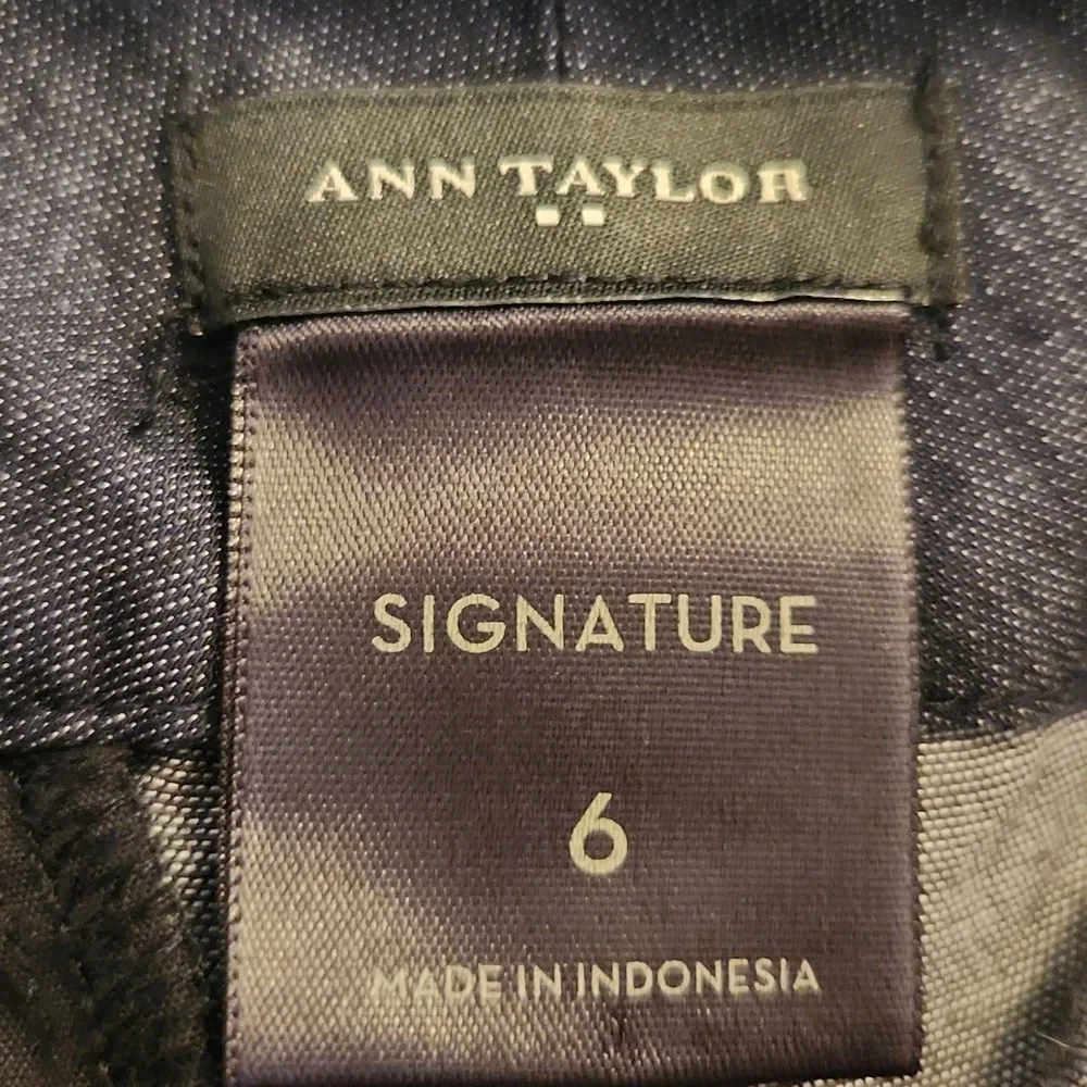 Ann Taylor Signature Dark Blue Shorts - Picture 5 of 6